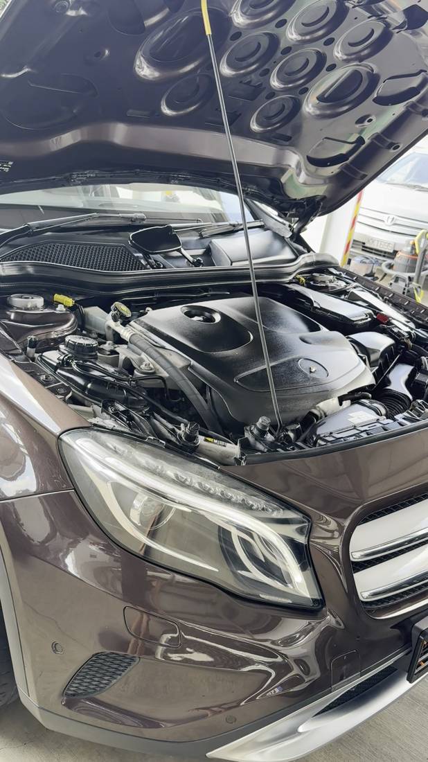 Mercedes GLA engine bay after detailing, second view
