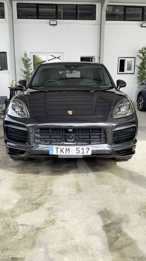Black Porsche Cayenne after detailing